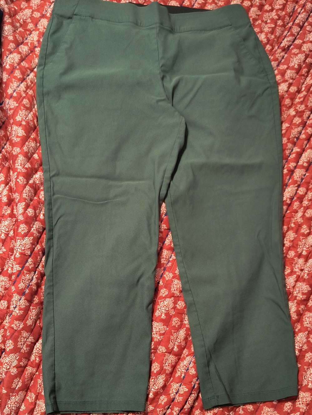 Simply Vera Vera Wang Dark Gray Capris